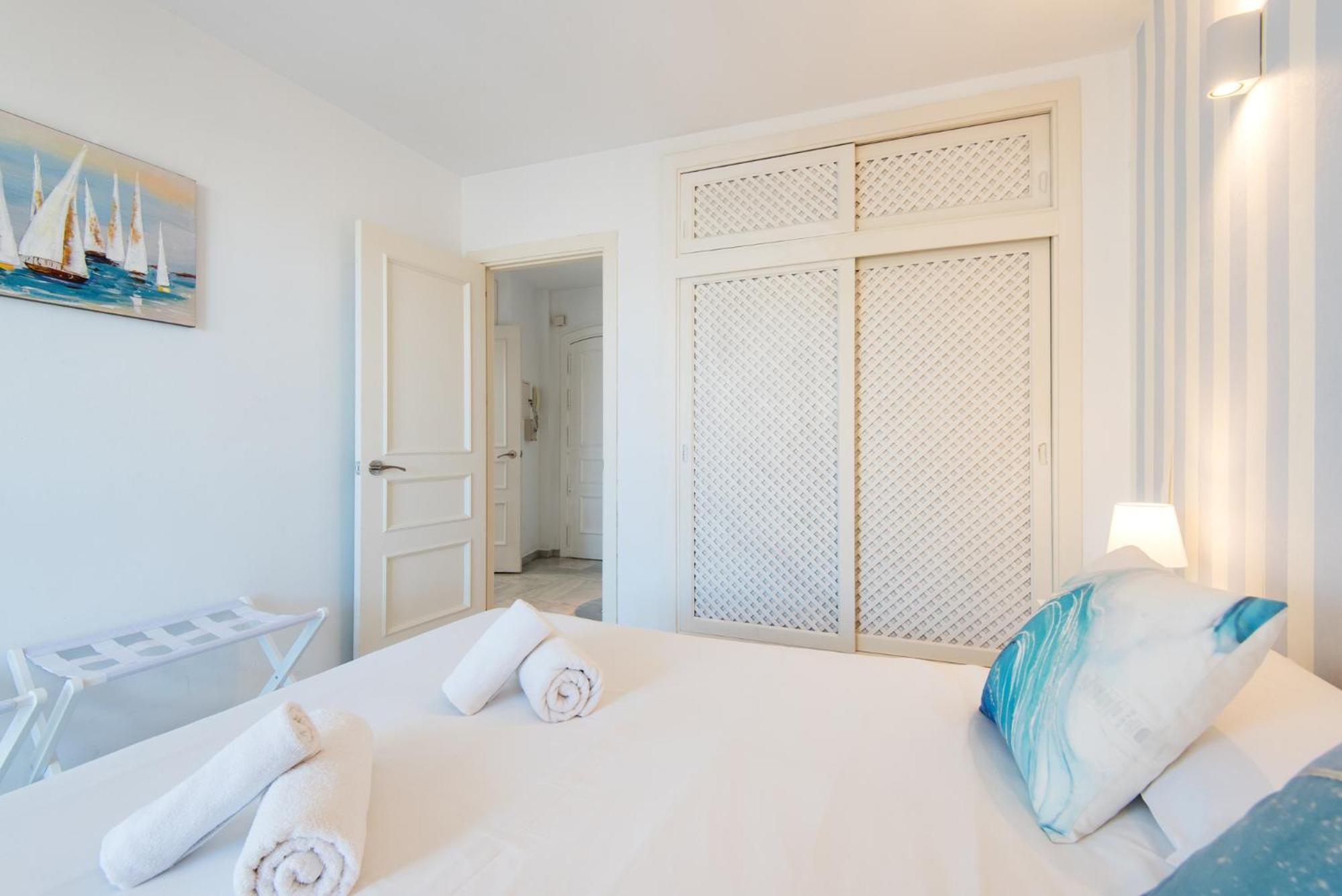 Apartmento En La Pequena Venecia, Puerto Marina เบนัลมาเดนา ภายนอก รูปภาพ